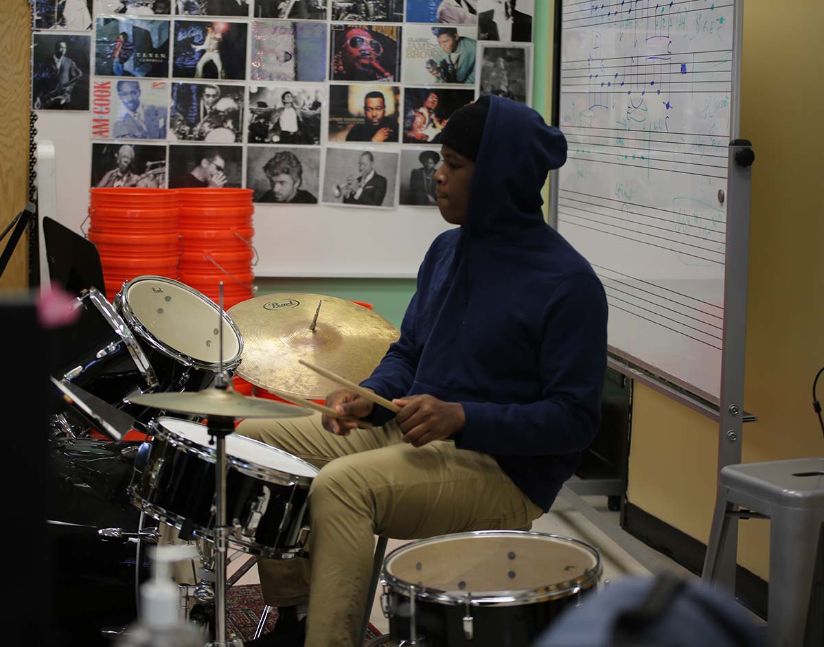 CMSA Students in a science fair.